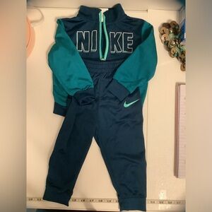 Nike sweatsuit